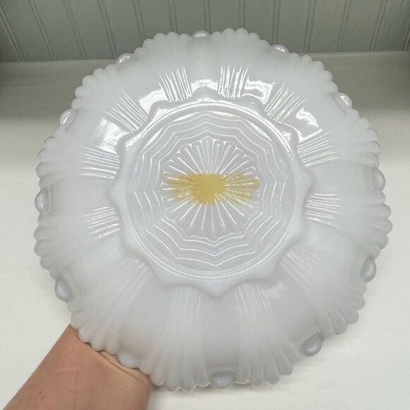 VINTAGE Anchor Hocking Milk Glass & Gold Trimmed Divided Serving Dish/Platter - Picture 3 of 11